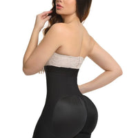 SHORT PUSH UP TALLE SÚPER ALTO CON 3 FILAS DE BROCHES REALCE BOOTYLICIOUS FP1575