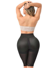 Cargar imagen en el visor de la galería, Figura de reloj de arena con cintura pequeña y dos tallas más grandes en las caderas. Pierna larga.