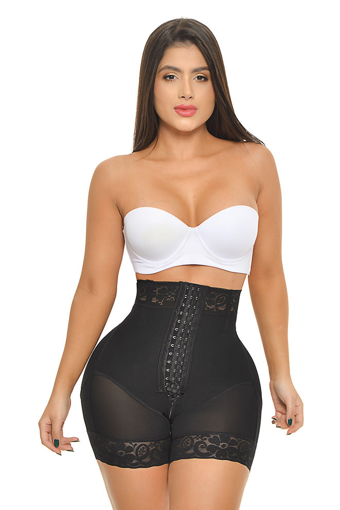 SHORT PUSH UP TALLE ALTO CON 3 FILAS DE BROCHES REALCE BOOTYLICIOUS FP1569